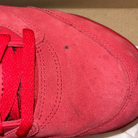 Air Jordan 5 Retros - Picture 4 of 6